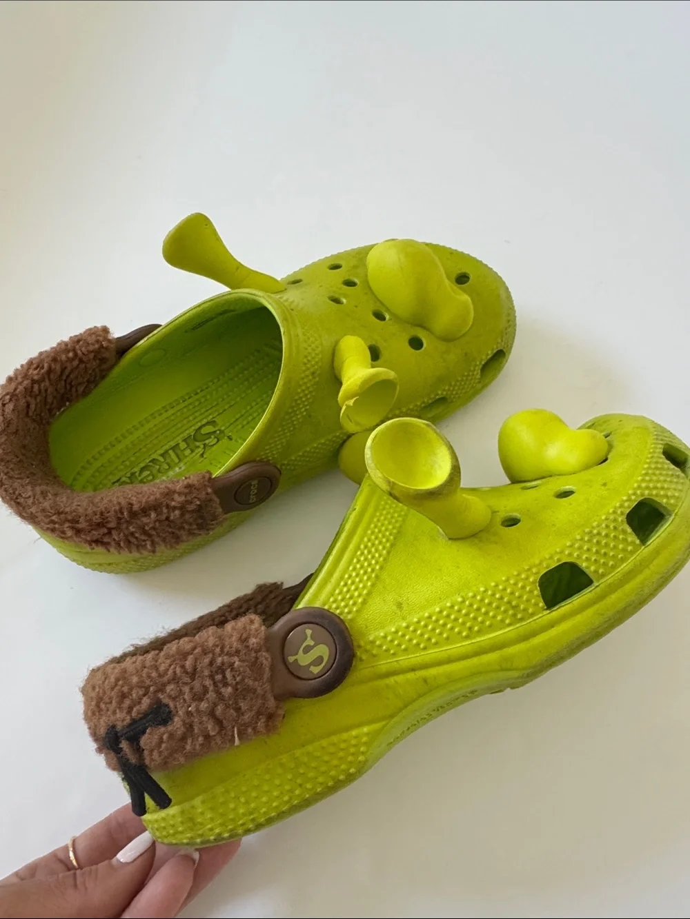 CROCS x DreamWorks Shrek Lime Green Fleece-Lined Clogs Youth Size 3